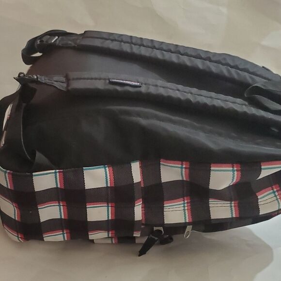 Janisport Backpack - Picture 4 of 8